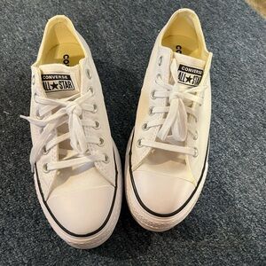 Brand new Converse Chuck Taylor All Star Lift Platform (never worn)